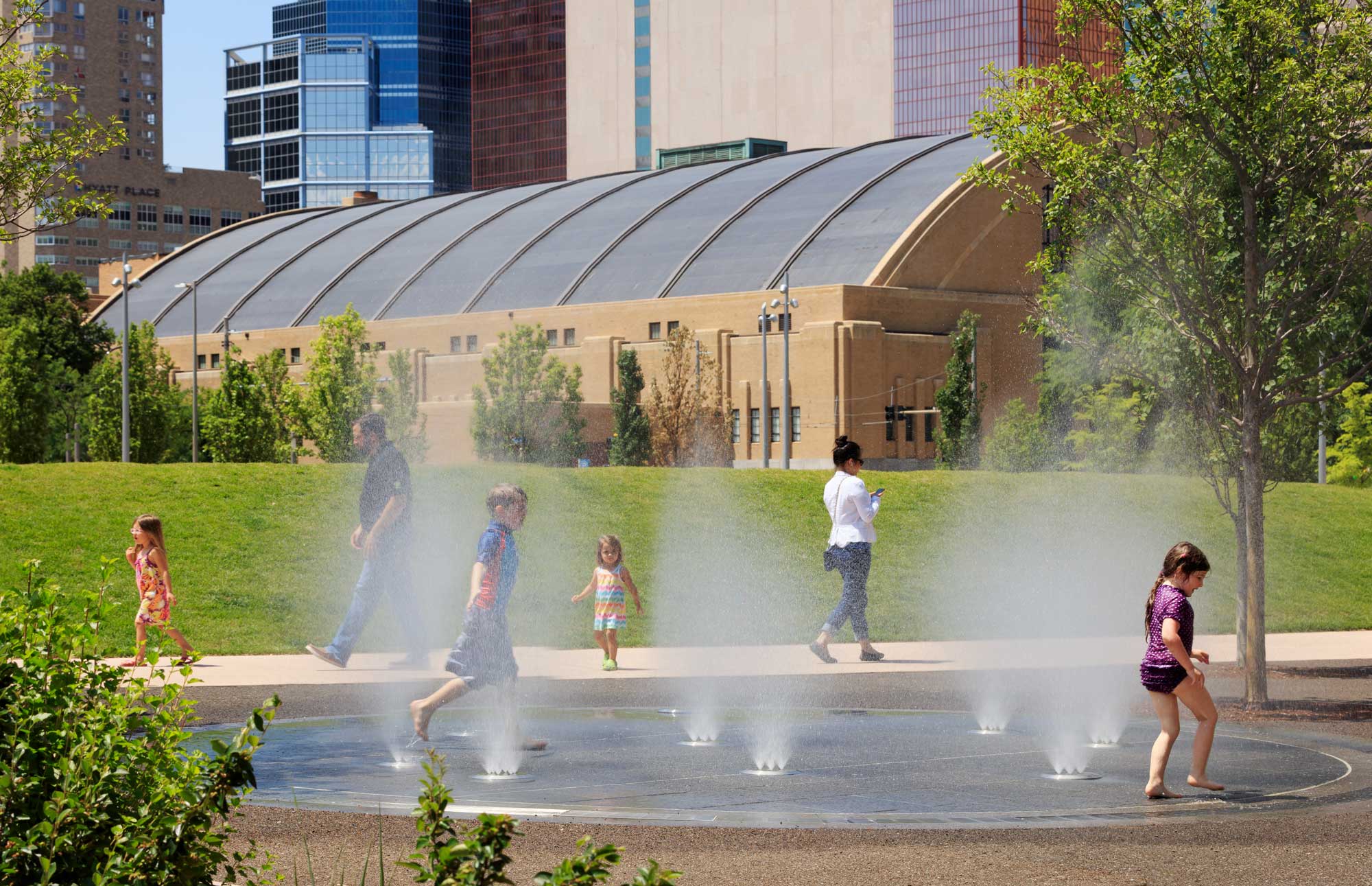 Picture of children playing on a Splashpad.